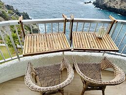 Blue Monis With Amazing Views