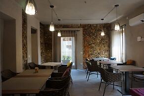 Decanter House