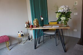 Decanter House