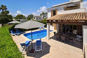 Wonderful Holiday Home With Private Pool