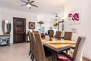 Wonderful Holiday Home With Private Pool