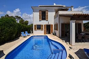 Wonderful Holiday Home With Private Pool