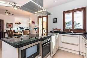 Wonderful Holiday Home With Private Pool