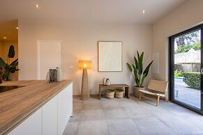 Chic 3BR Apartment Mambo Beach Area Stay
