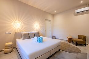 Chic 3BR Apartment Mambo Beach Area Stay