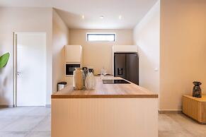 Chic 3BR Apartment Mambo Beach Area Stay
