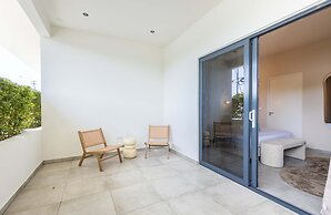 Chic 3BR Apartment Mambo Beach Area Stay
