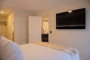 w Remarkable 1BR in San Isidro