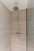 Huswell - Minimalist Coastal Luxury Panoramic View