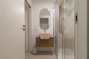 w Elegant 3BR Near Milan Center