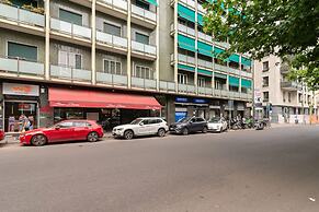 w Elegant 3BR Near Milan Center