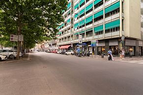 w Elegant 3BR Near Milan Center