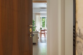 w Elegant 3BR Near Milan Center
