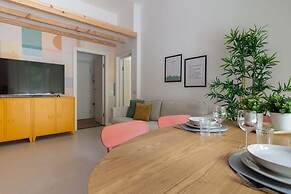 w Elegant 3BR Near Milan Center