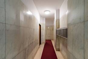 w Elegant 3BR Near Milan Center
