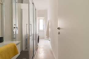 w Elegant 3BR Near Milan Center