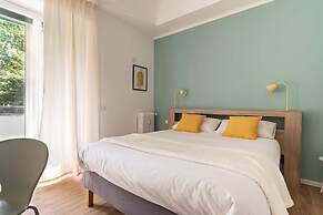 w Elegant 3BR Near Milan Center