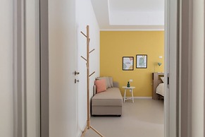 w Elegant 3BR Near Milan Center