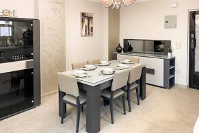 Xuru Stays I Elegant & Modern 3 BDR Apt. @ Heliopolis