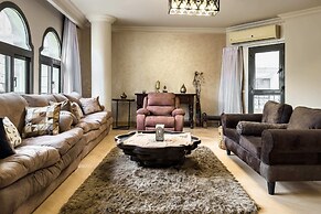Xuru Stays I The Luxe Loft 2bdr Apt. @ Maadi