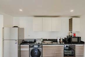 Refreshed & Uplifted 2 BDR @ G Cribs