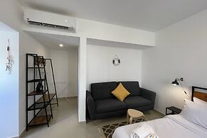 Refreshed & Uplifted 2 BDR @ G Cribs