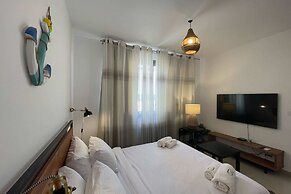 Refreshed & Uplifted 2 BDR @ G Cribs