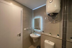 Refreshed & Uplifted 2 BDR @ G Cribs