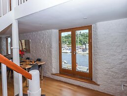 Dolphin Cottage