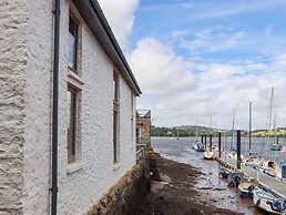 Dolphin Cottage