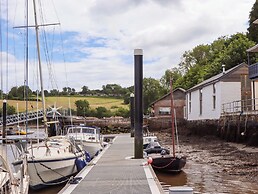 Dolphin Cottage