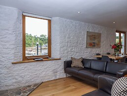 Dolphin Cottage