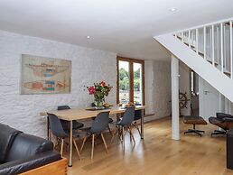 Dolphin Cottage