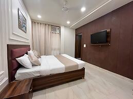 Hotel The Taj Park Way