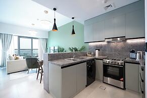 KeyRock Living - Premium Apt with Pool
