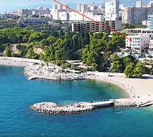 Stella's beachfront aparthotel