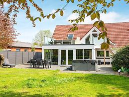 4 Star Holiday Home in Henne