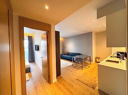 Qumi Porto Suites