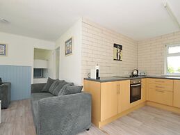 4 Rosecraddoc Lodge Holiday Bungalows