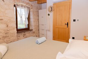 Traditional stone house Tonca