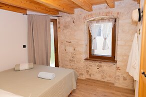 Traditional stone house Tonca