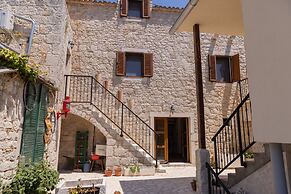 Traditional stone house Tonca