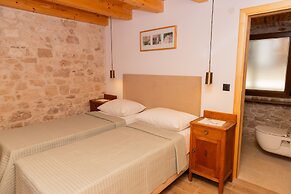 Traditional stone house Tonca