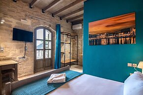 Alexandros Villa