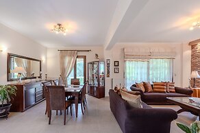 Iris Villa