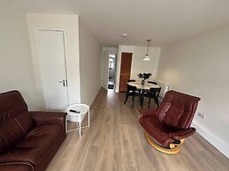 Cozy Cromwell Cottage in Croydon
