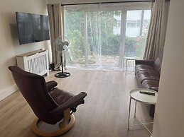 Cozy Cromwell Cottage in Croydon