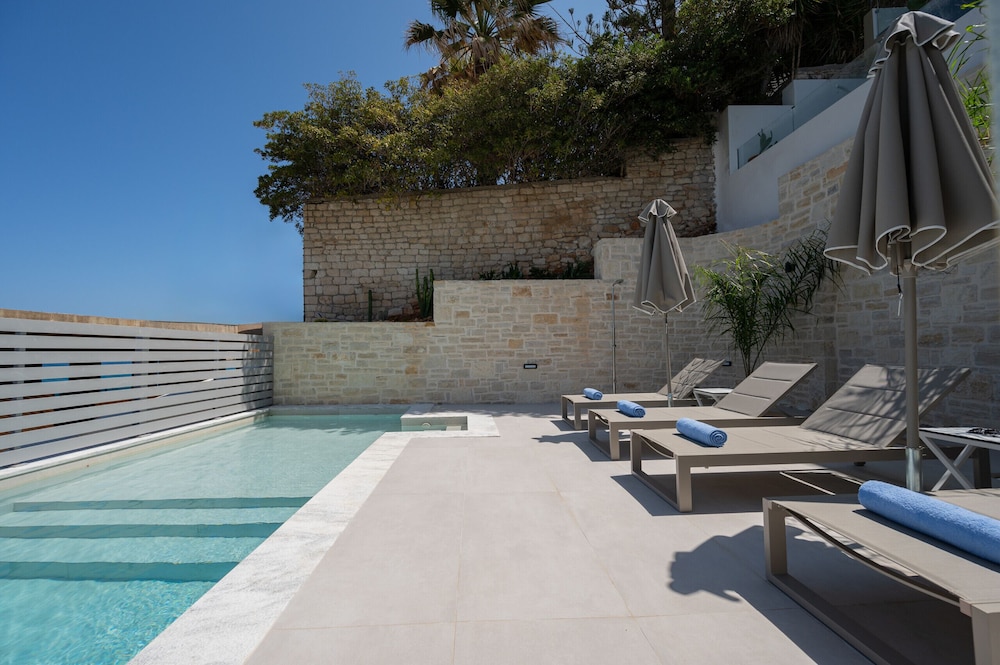 ArtCotel Luxury Villa