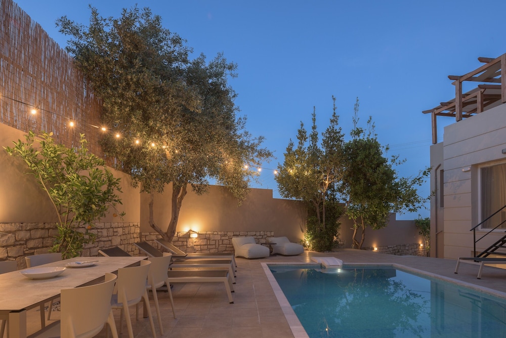 Foothills Tangerine Villa