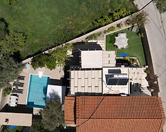 Foothills Tangerine Villa